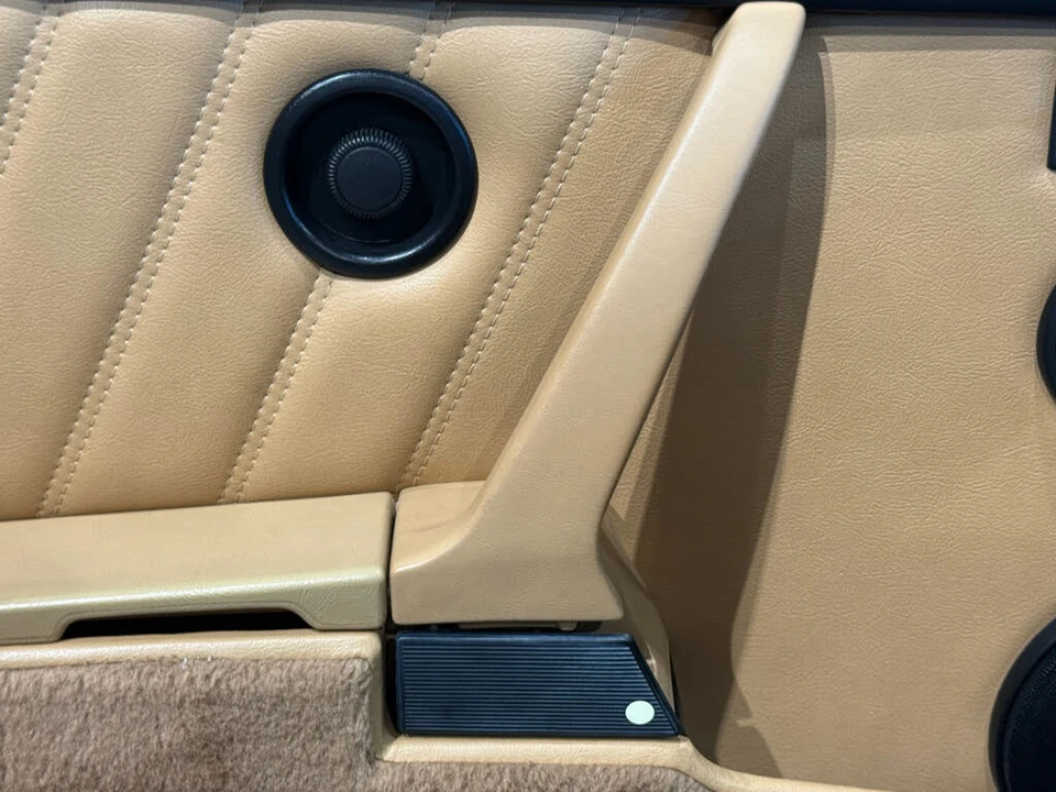 1991 Porsche 964 Carrera 4 - Image 13 of 31