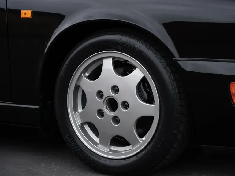 1991 Porsche 964 Carrera 4 - Image 25 of 31