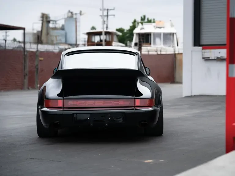 1991 Porsche 964 Carrera 4 - Image 10 of 31