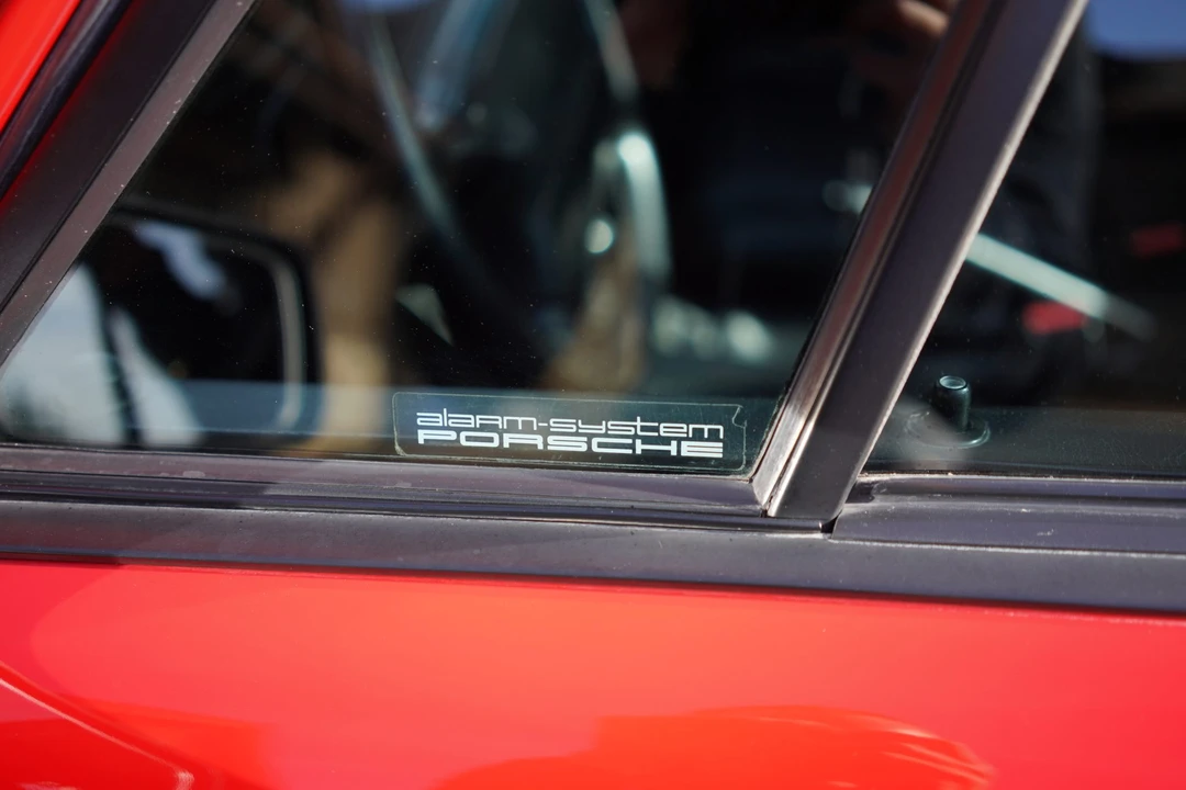 1991 Porsche 964 Carrera 4 - Image 24 of 31
