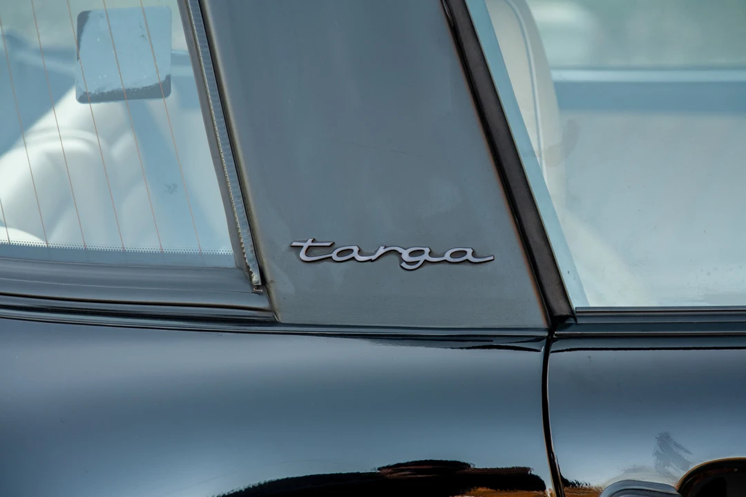 1991 Porsche 964 Carrera 4 - Image 25 of 31