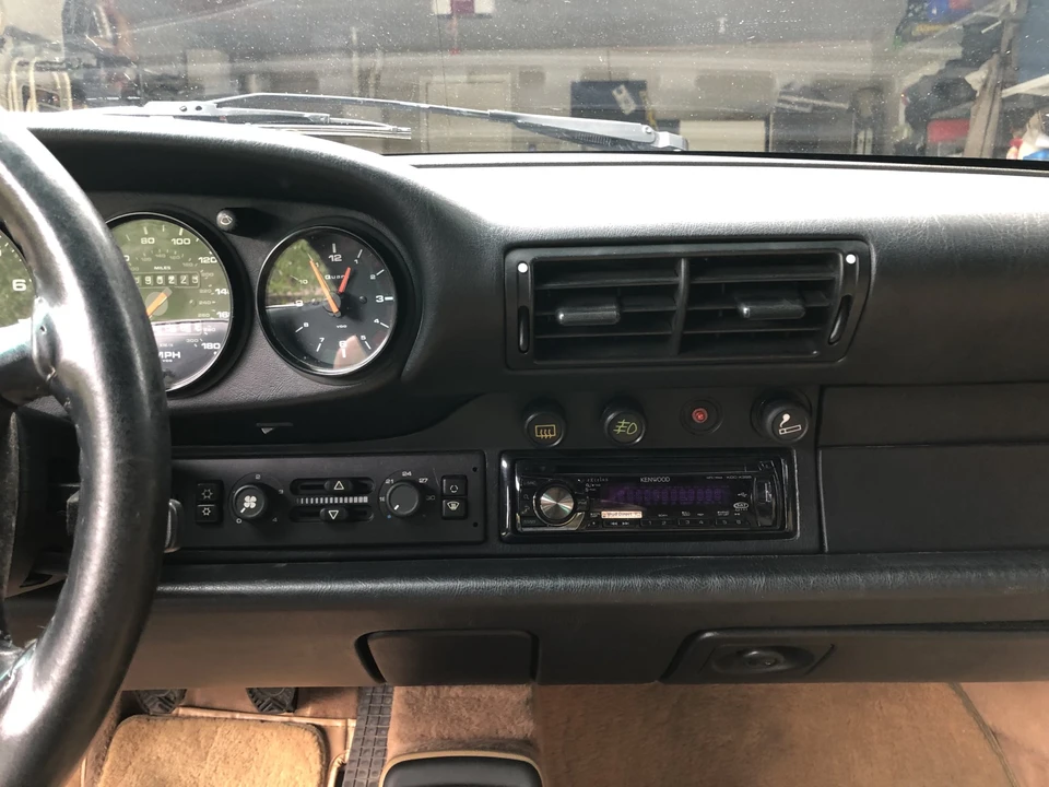 1991 Porsche 964 Carrera 4 - Image 18 of 31