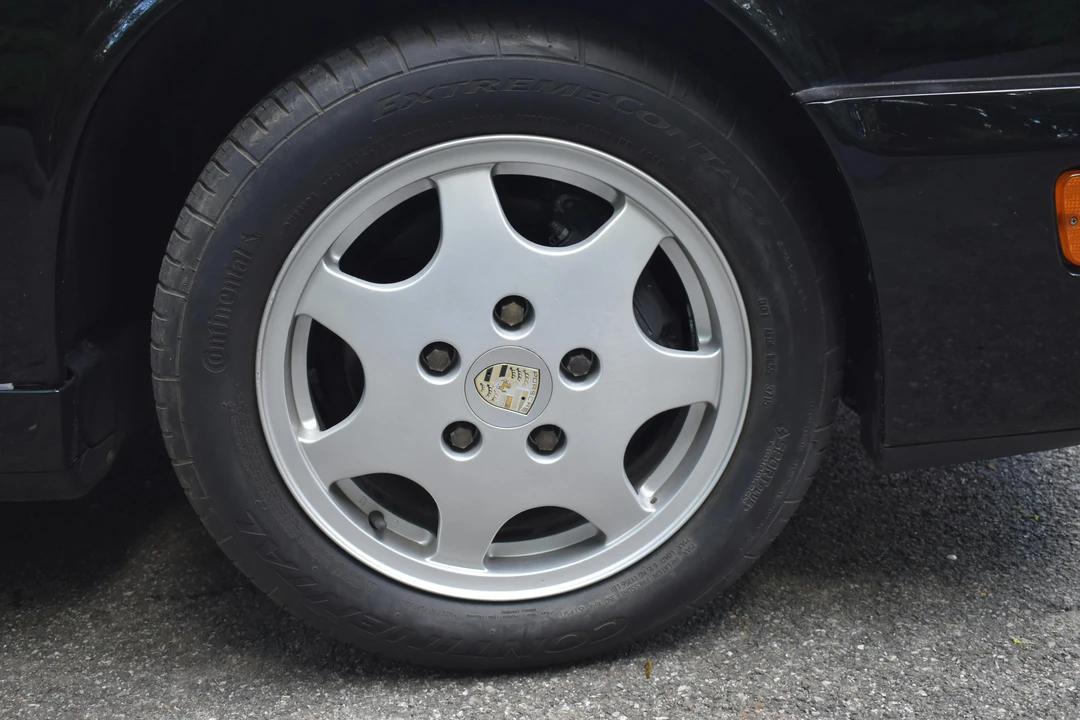 1991 Porsche 964 Carrera 4 - Image 6 of 29