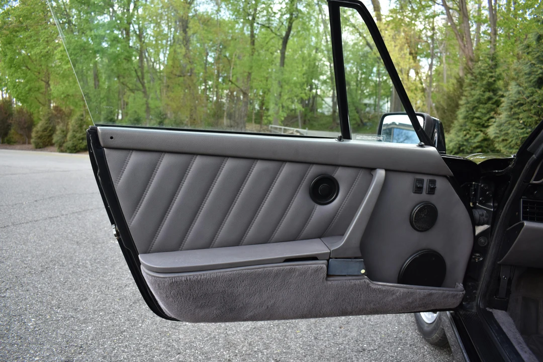 1991 Porsche 964 Carrera 4 - Image 13 of 29