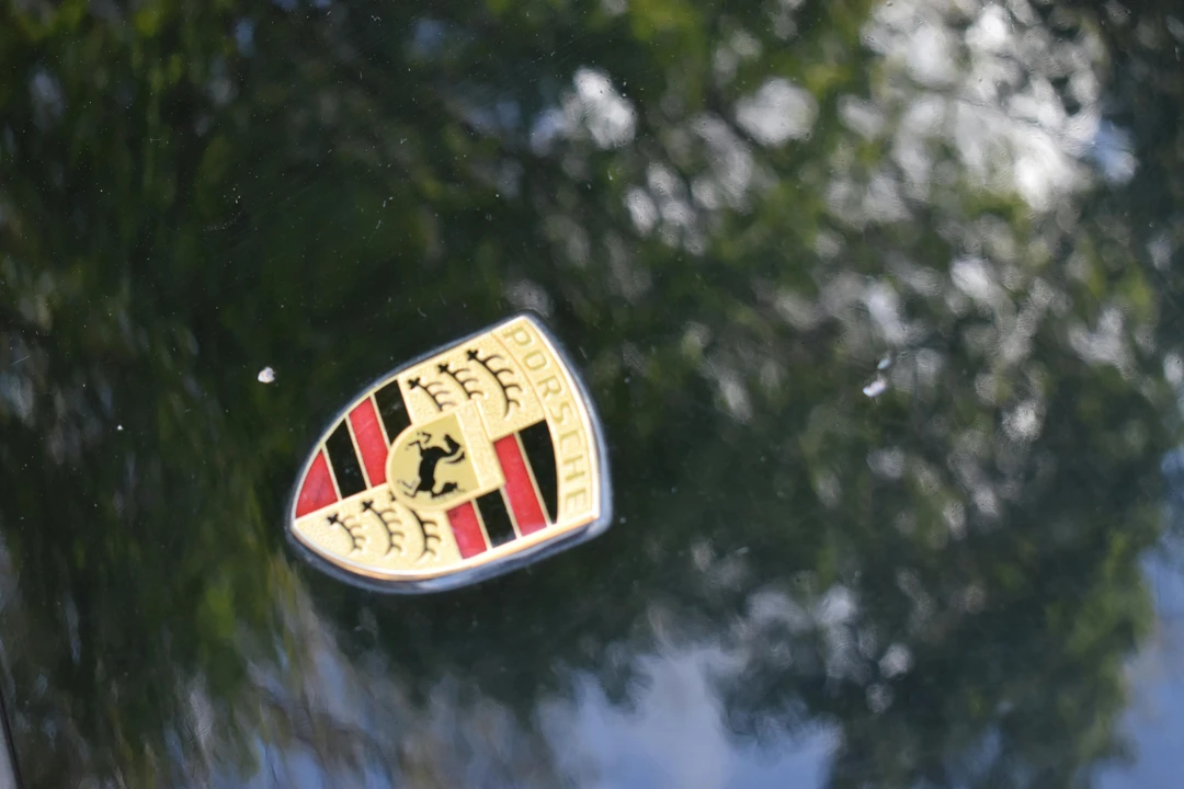 1991 Porsche 964 Carrera 4 - Image 16 of 29