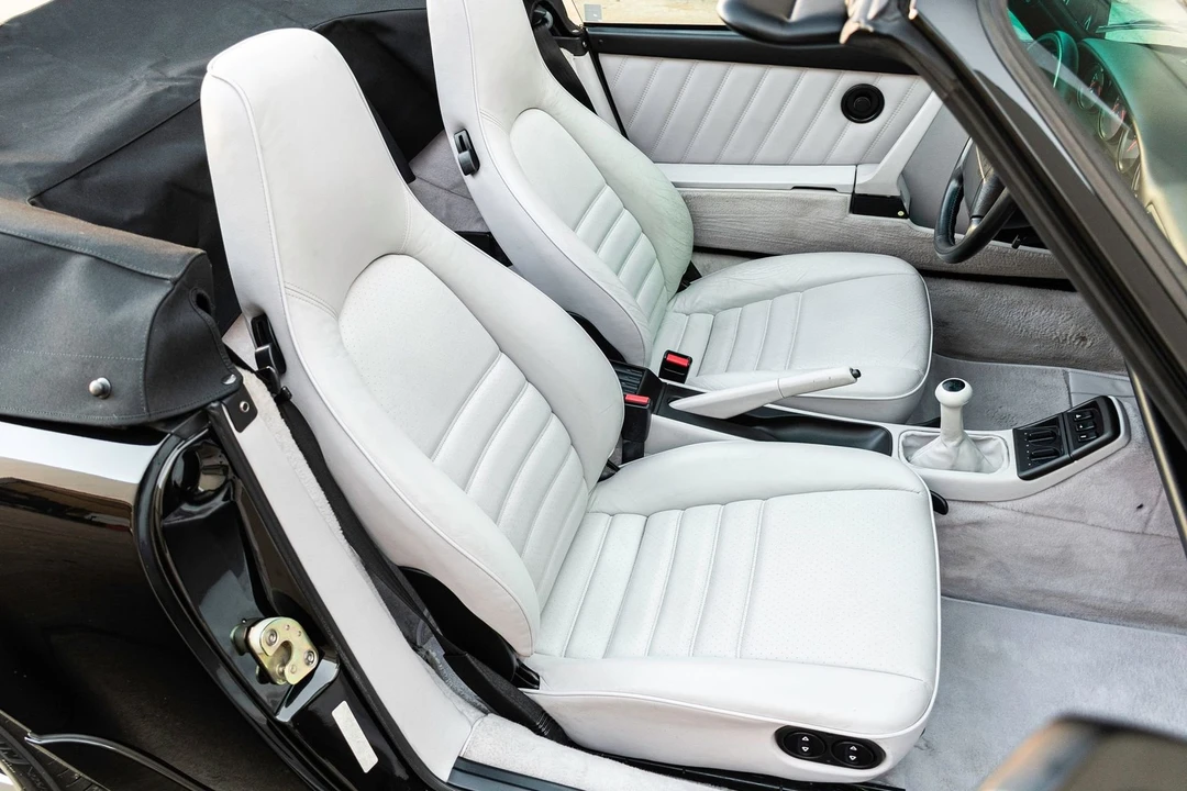 1991 Porsche 964 Carrera 4 - Image 14 of 21