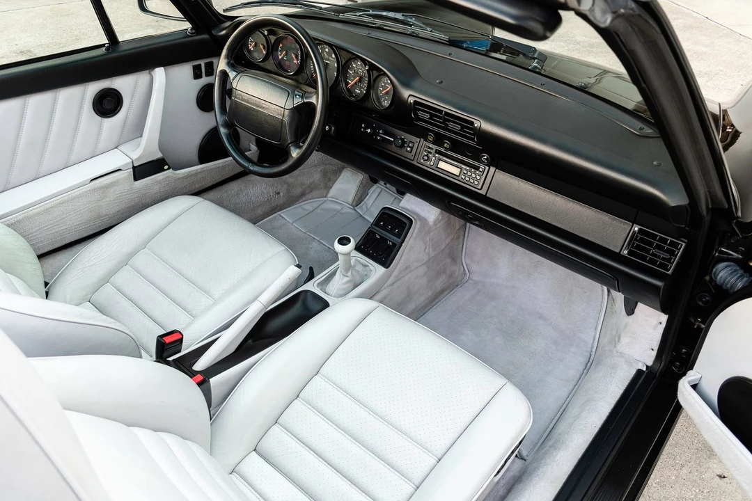 1991 Porsche 964 Carrera 4 - Image 15 of 21