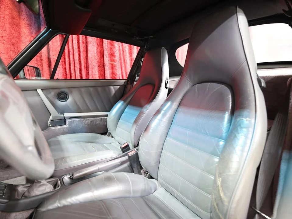 1991 Porsche 964 Carrera 4 - Image 11 of 18
