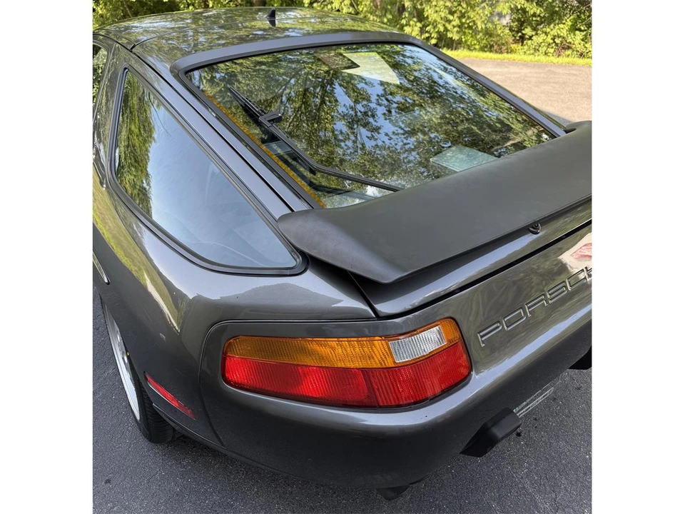 1991 Porsche 928 S4 - Image 7 of 31