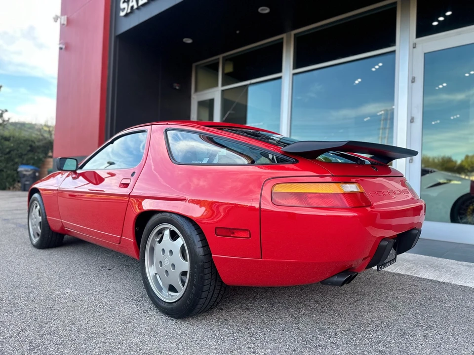 1991 Porsche 928 GT - Image 8 of 29