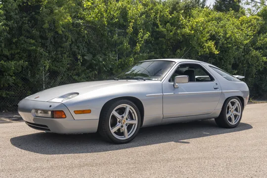 1991 Porsche 928 S 2D Coupe