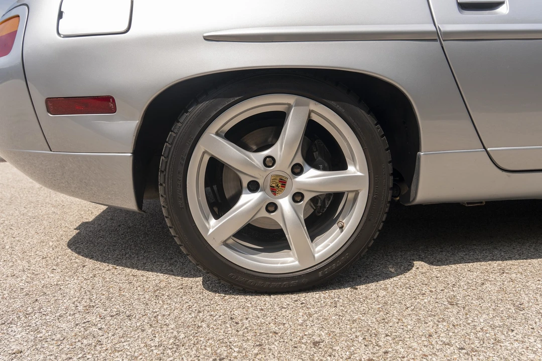 1991 Porsche 928 S4 - Image 16 of 24