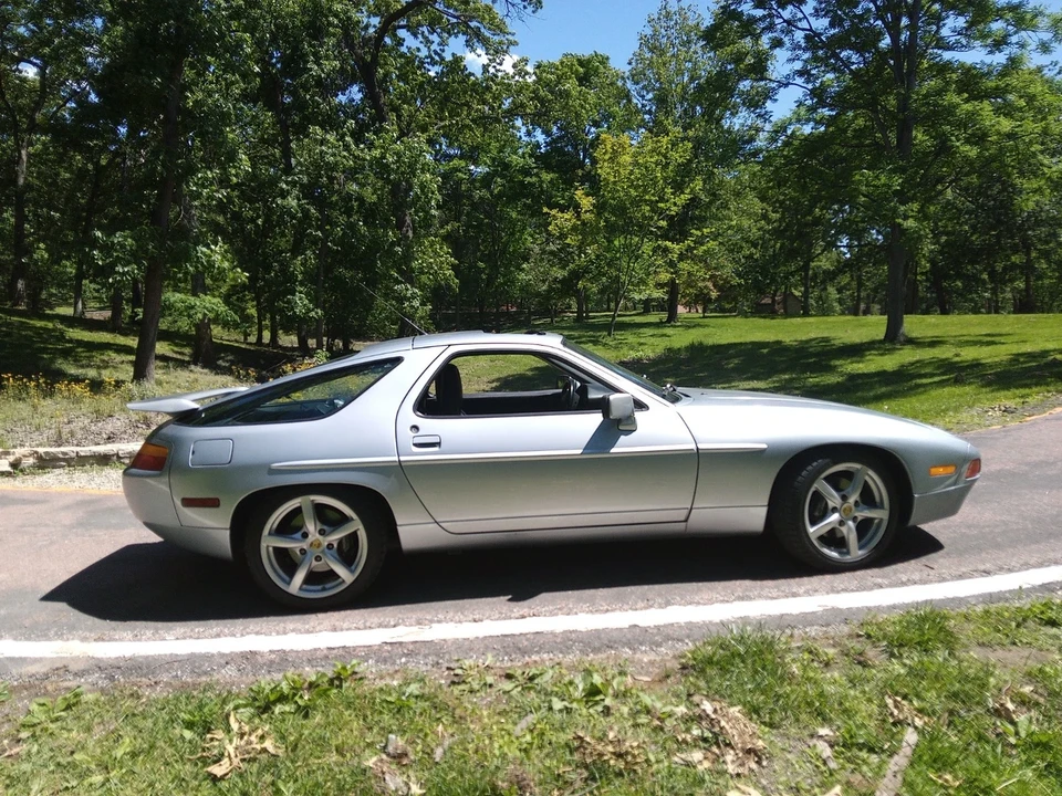1991 Porsche 928 S4 - Image 3 of 21