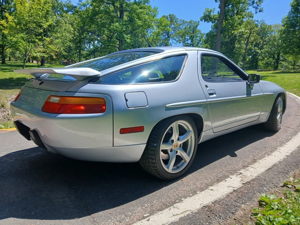 1991 Porsche 928 S4 - Image 7 of 21