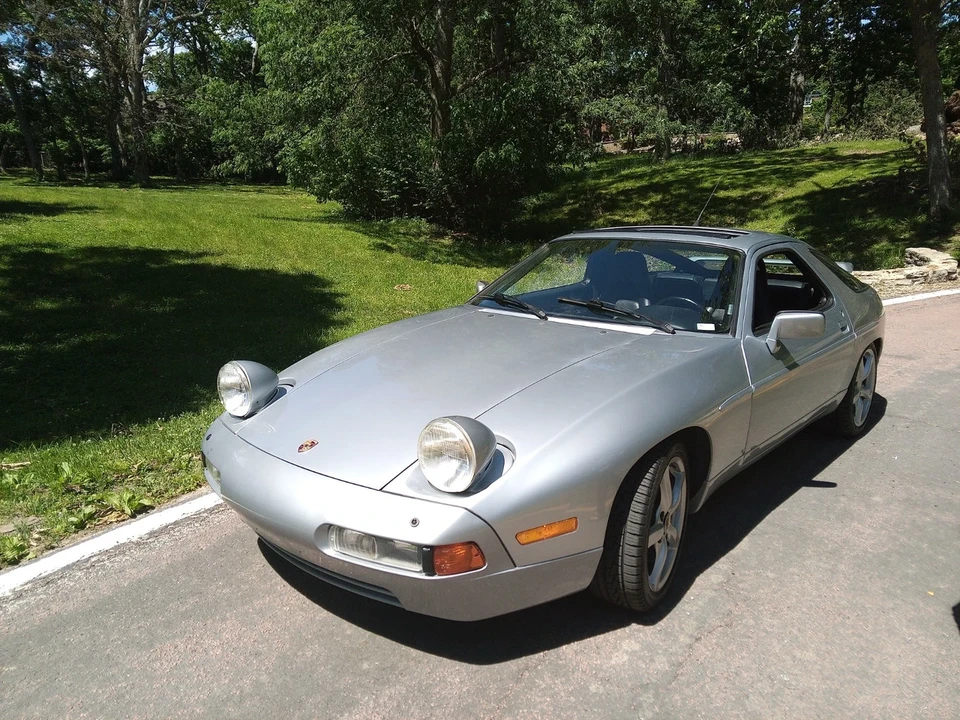 1991 Porsche 928 S4 - Image 9 of 21