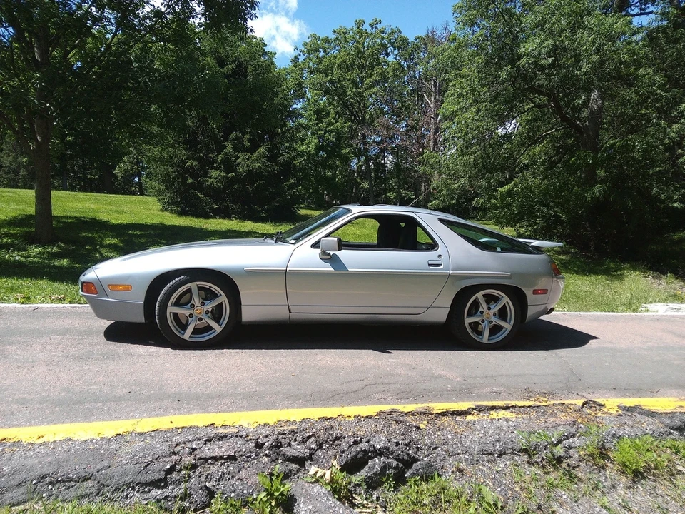 1991 Porsche 928 S4 - Image 15 of 21