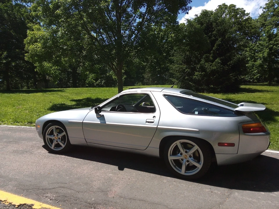 1991 Porsche 928 S4 - Image 6 of 21