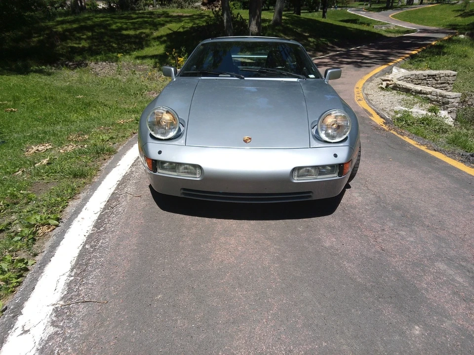 1991 Porsche 928 S4 - Image 8 of 21