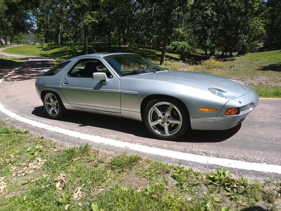 1991 Porsche 928 S4 - Image 5 of 21
