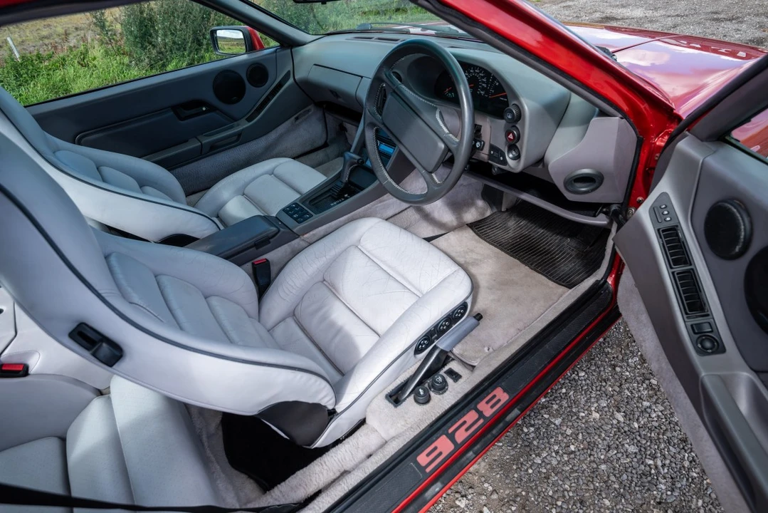 1991 Porsche 928 S4 - Image 17 of 30