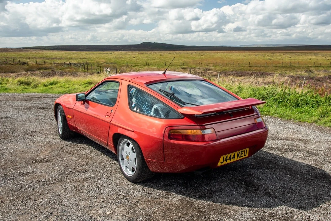 1991 Porsche 928 S4 - Image 8 of 30