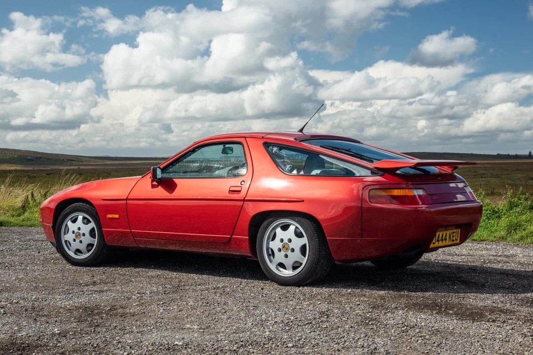 1991 Porsche 928 S4 - Image 9 of 30