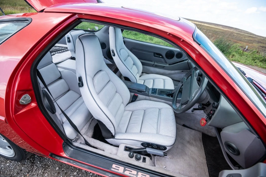 1991 Porsche 928 S4 - Image 19 of 30