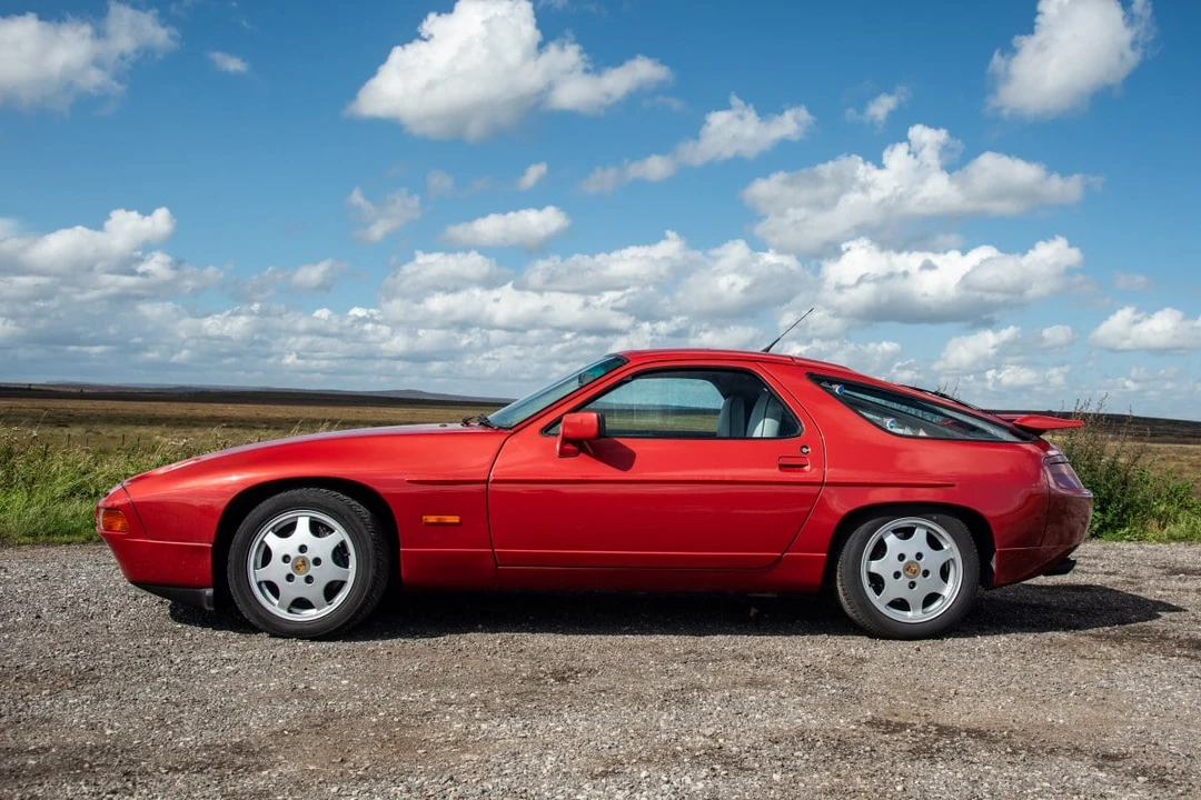 1991 Porsche 928 S4 - Image 10 of 30