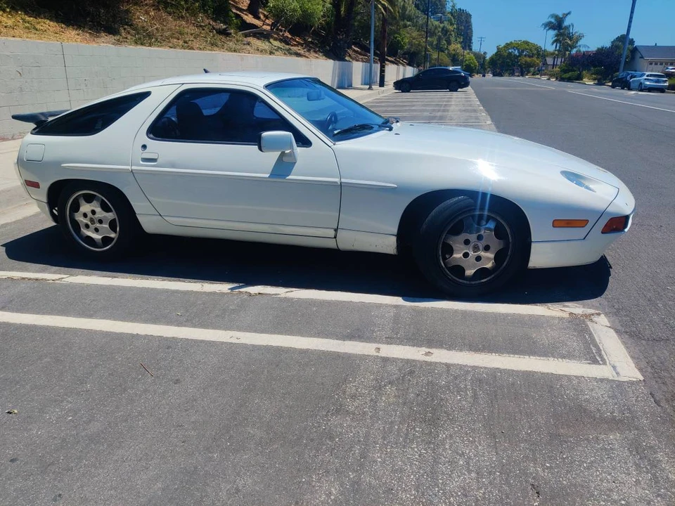 1991 Porsche 928 S4 - Image 5 of 24