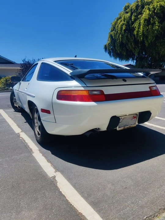 1991 Porsche 928 S4 - Image 8 of 24