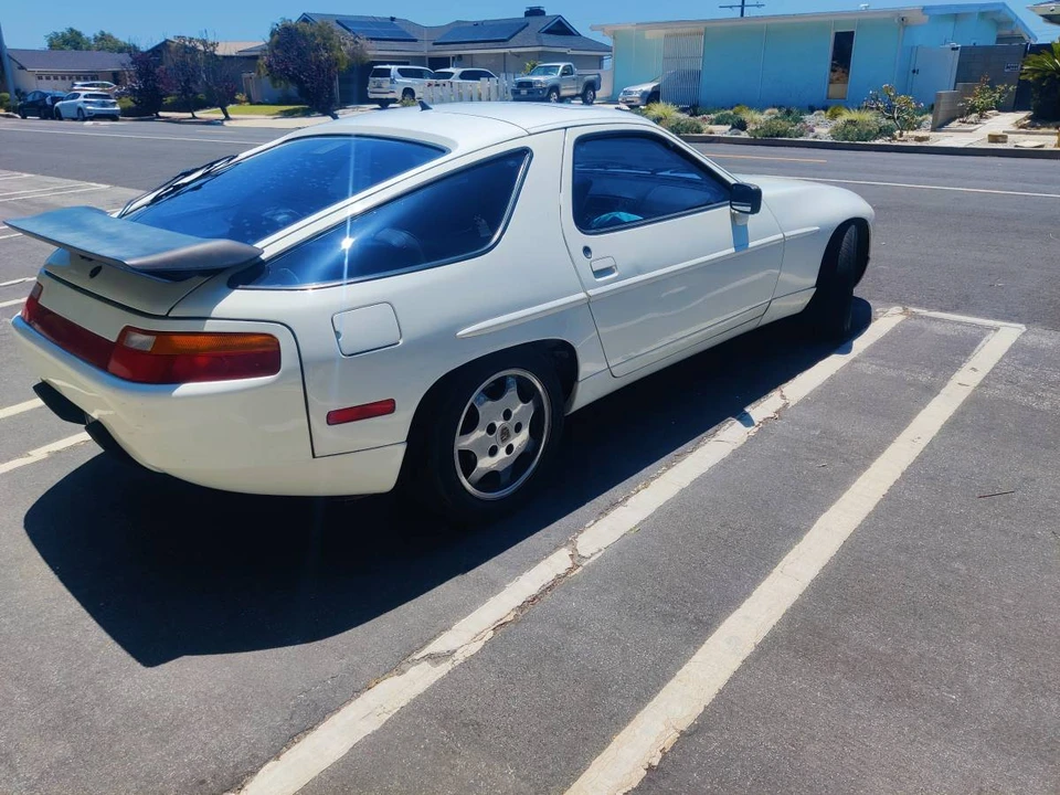 1991 Porsche 928 S4 - Image 6 of 24