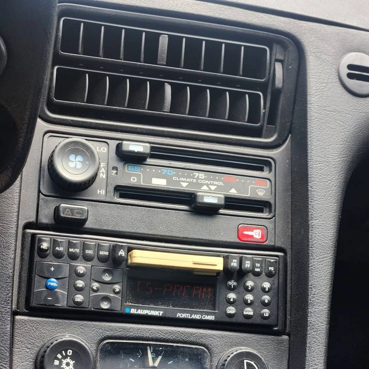 1991 Porsche 928 - Image 19 of 23
