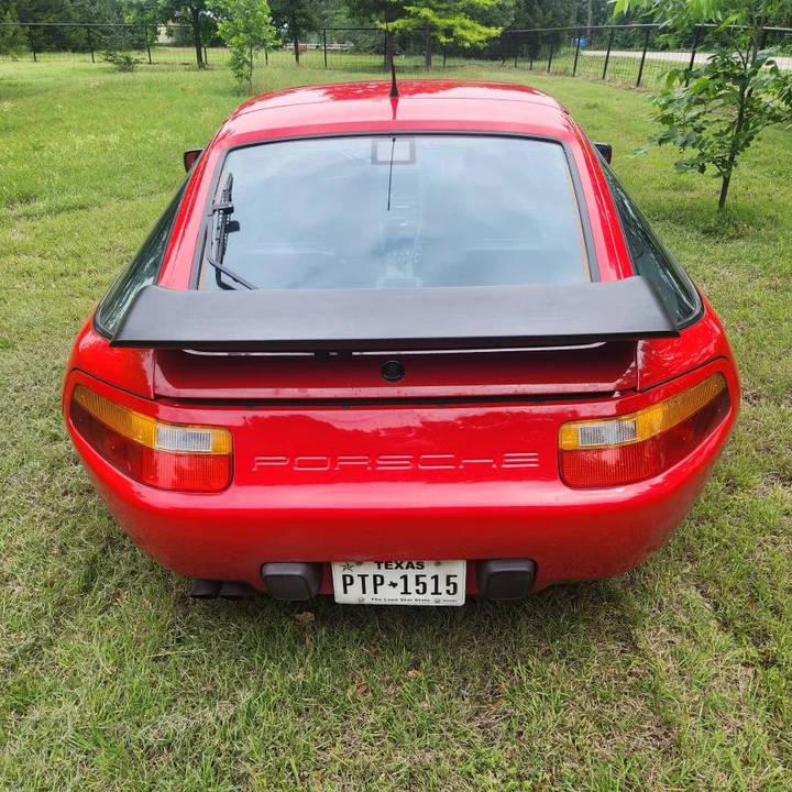 1991 Porsche 928 - Image 6 of 23