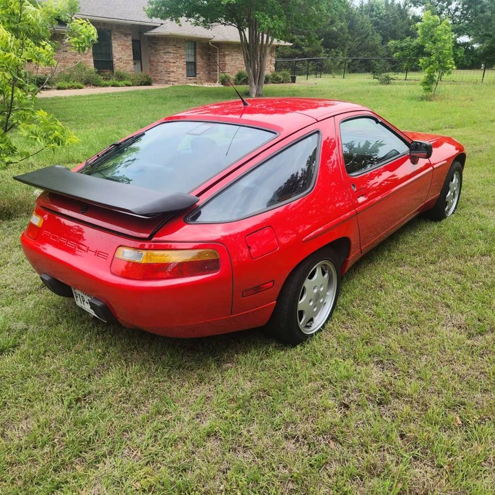 1991 Porsche 928 - Image 5 of 23