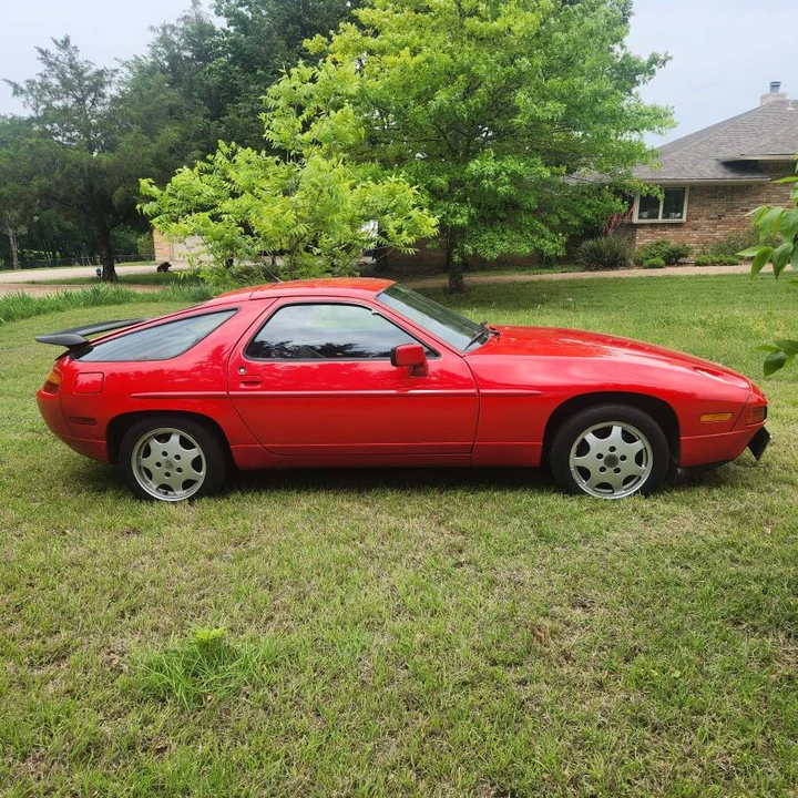 1991 Porsche 928 - Image 4 of 23