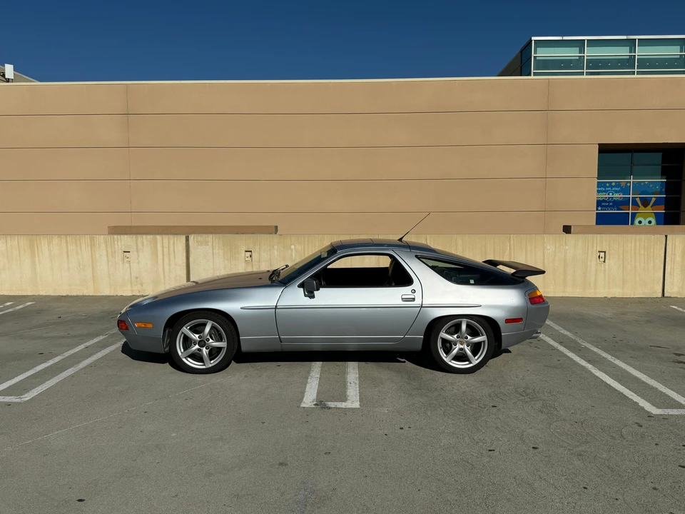 1991 Porsche 928 S4 - Image 14 of 31