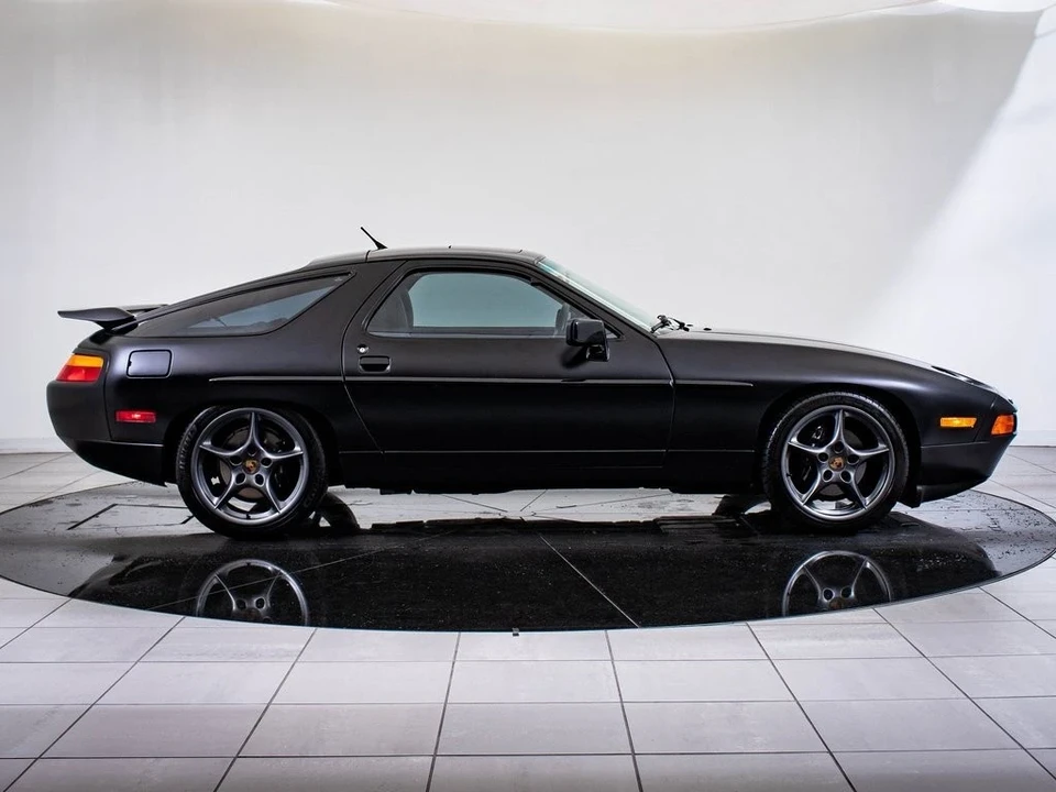 1991 Porsche 928 S4 - Image 8 of 21