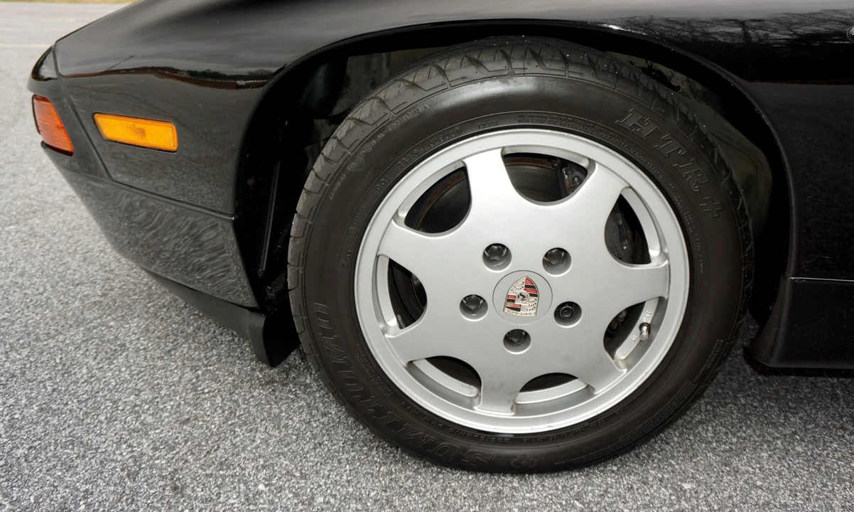 1991 Porsche 928 S4 - Image 17 of 31