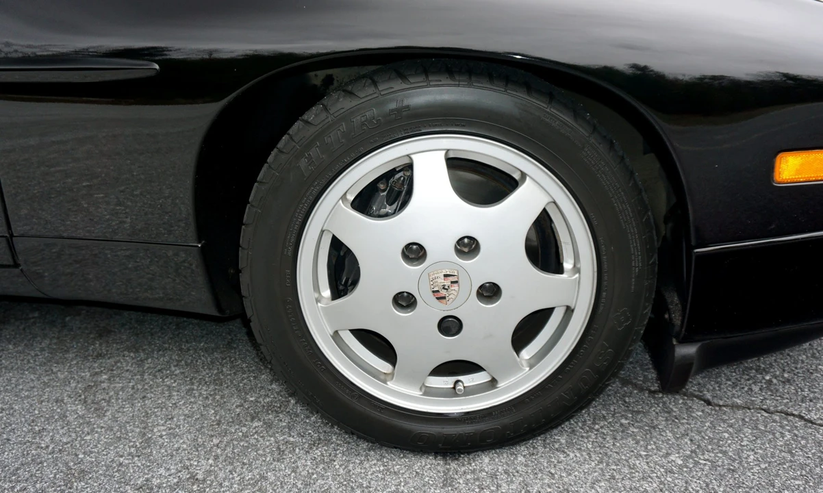 1991 Porsche 928 S4 - Image 16 of 31