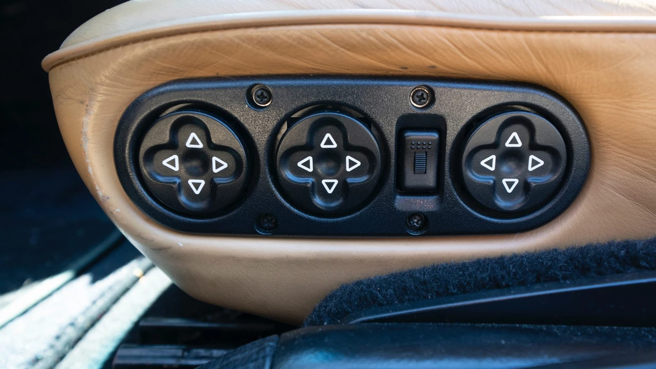 1991 Porsche 928 S4 - Image 28 of 31
