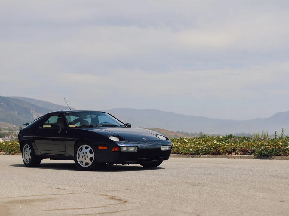 1991 Porsche 928 S4 - Image 14 of 31
