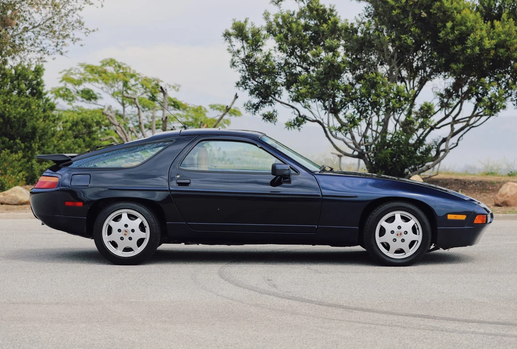 1991 Porsche 928 S4 - Image 8 of 31