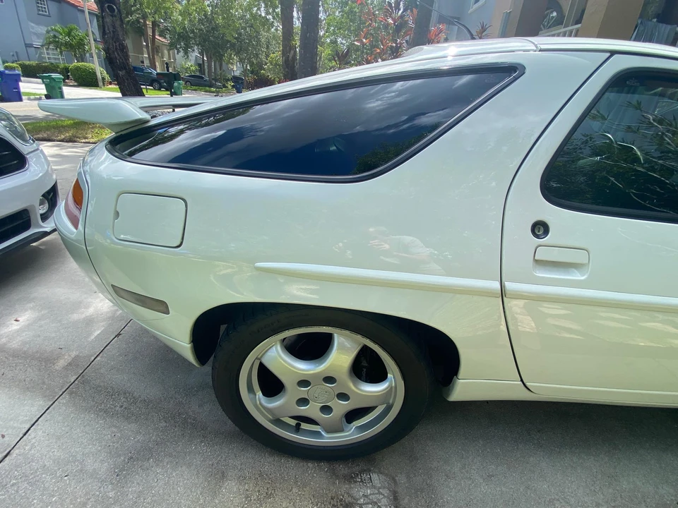 1991 Porsche 928 S4 - Image 14 of 31