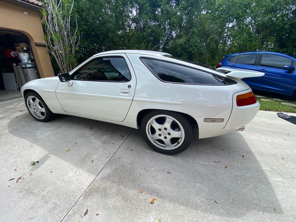 1991 Porsche 928 S4 - Image 6 of 31