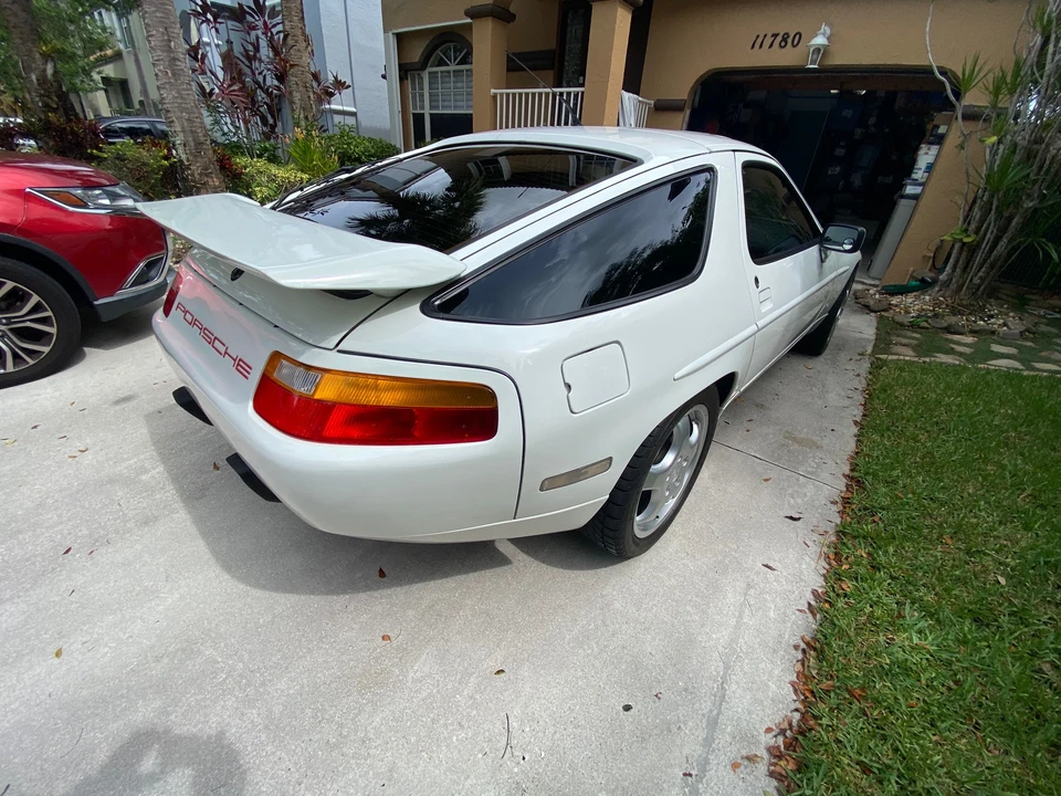 1991 Porsche 928 S4 - Image 9 of 31