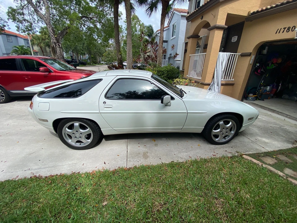 1991 Porsche 928 S4 - Image 10 of 31