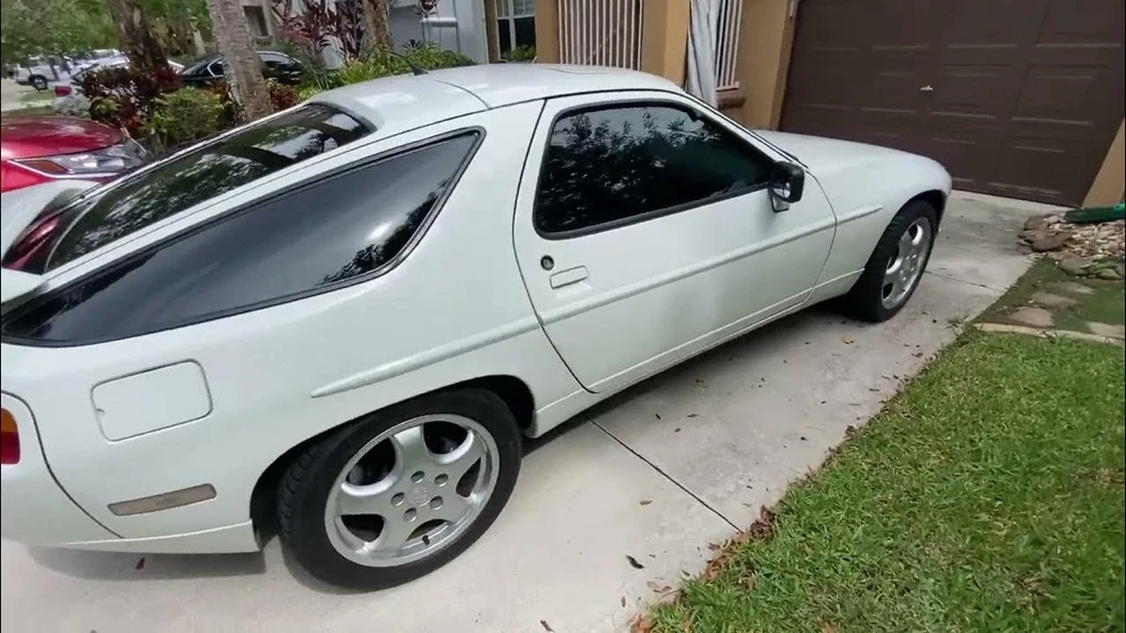 1991 Porsche 928 S4 - Image 13 of 31