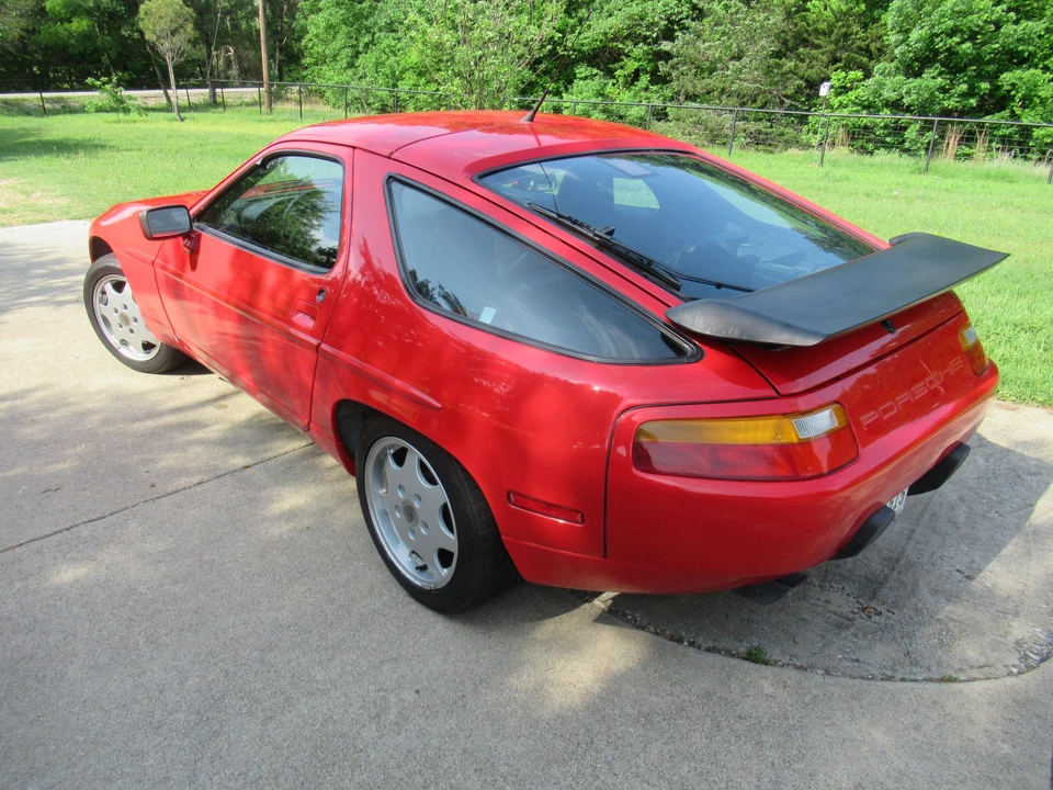1991 Porsche 928 S4 - Image 14 of 31