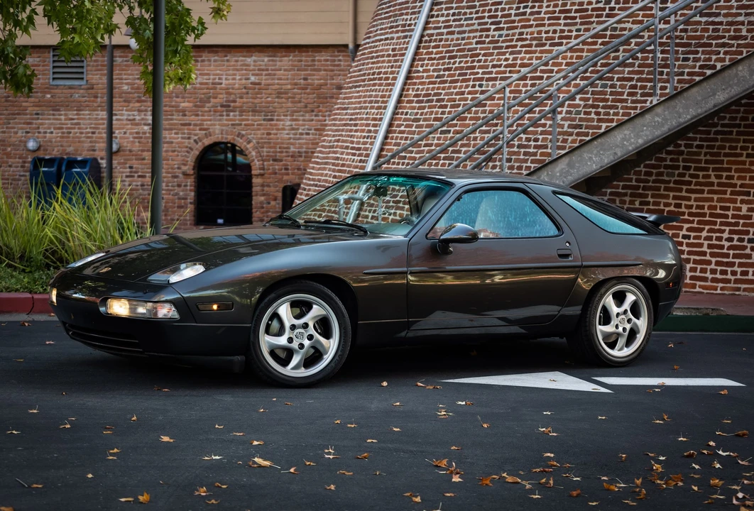 1991 Porsche 928 S4 - Image 11 of 31