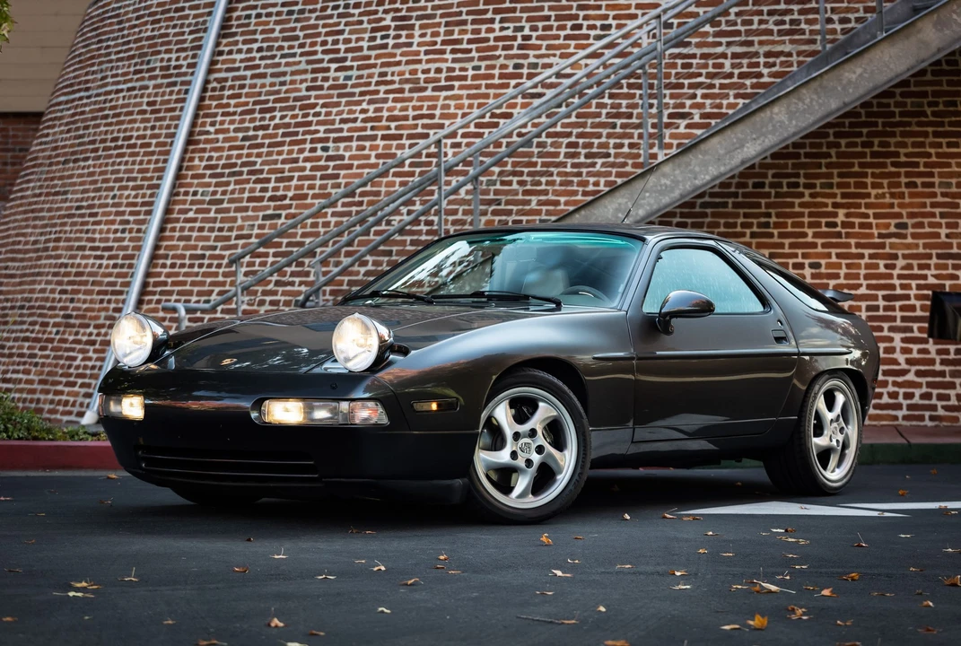 1991 Porsche 928 S4 - Image 8 of 31